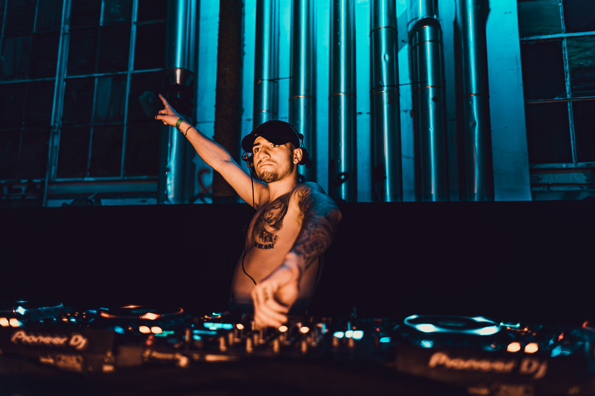 Loading... just a sec